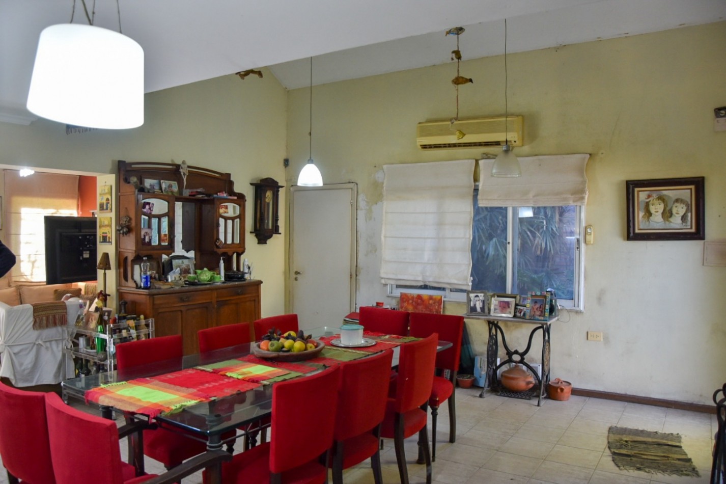 CASA DE DOS PLANTAS, PISCINA Y PARQUIZADO, SAUCE VIEJO
