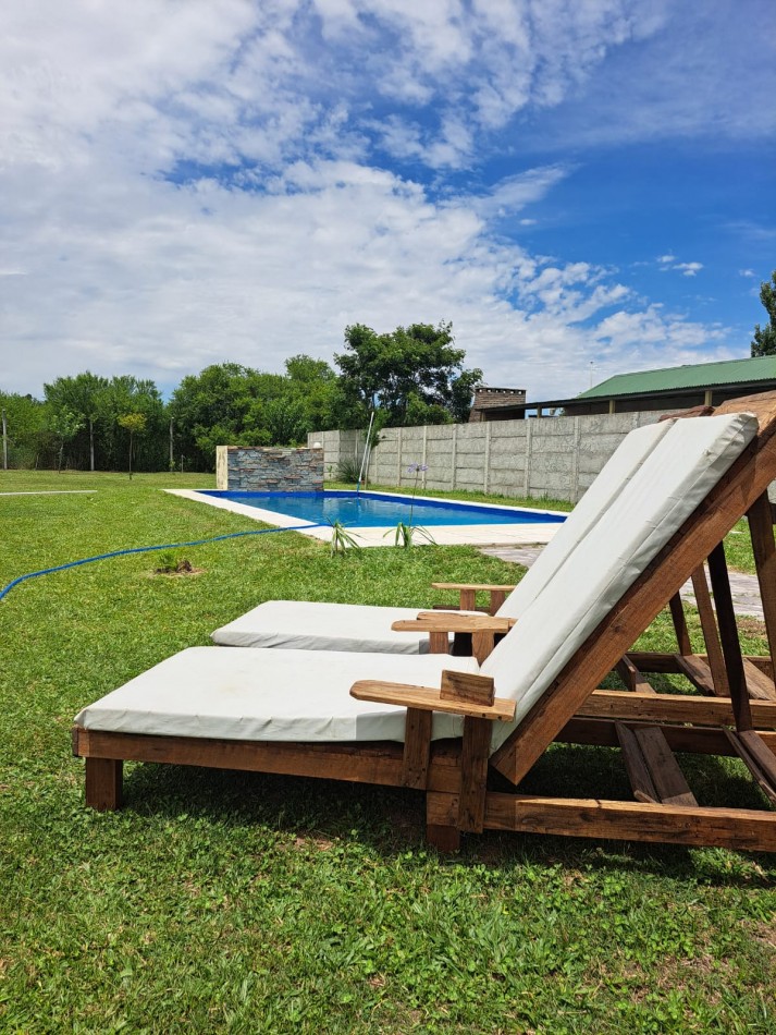 CASA DE 2 DORMITORIOS CON PILETA Y SOLARIUM EN DESVIO ARIJON
