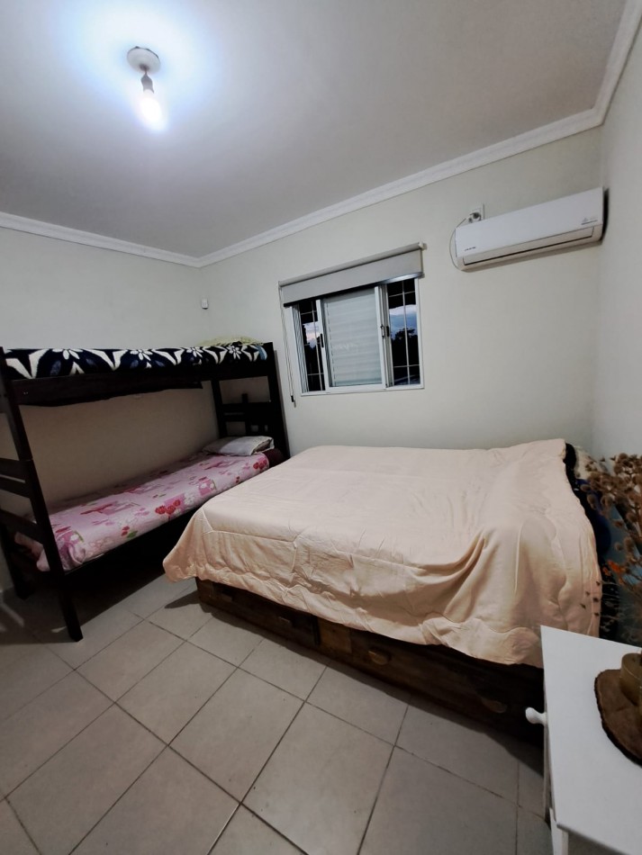 CASA DE 2 DORMITORIOS CON PILETA Y SOLARIUM EN DESVIO ARIJON