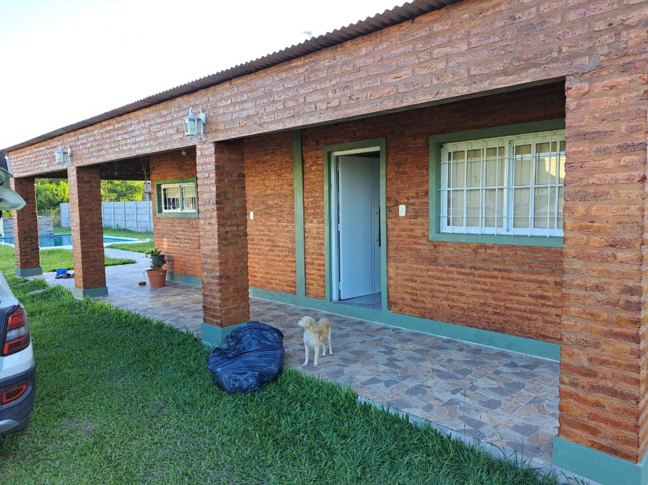 CASA DE 2 DORMITORIOS CON PILETA Y SOLARIUM EN DESVIO ARIJON