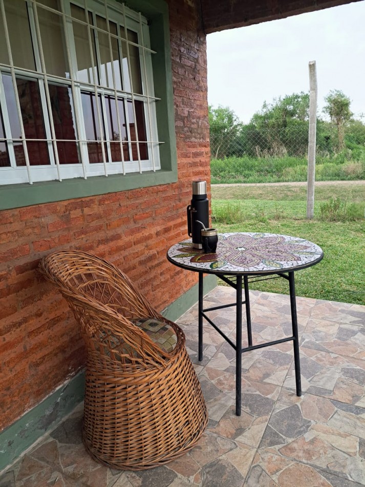 CASA DE 2 DORMITORIOS CON PILETA Y SOLARIUM EN DESVIO ARIJON
