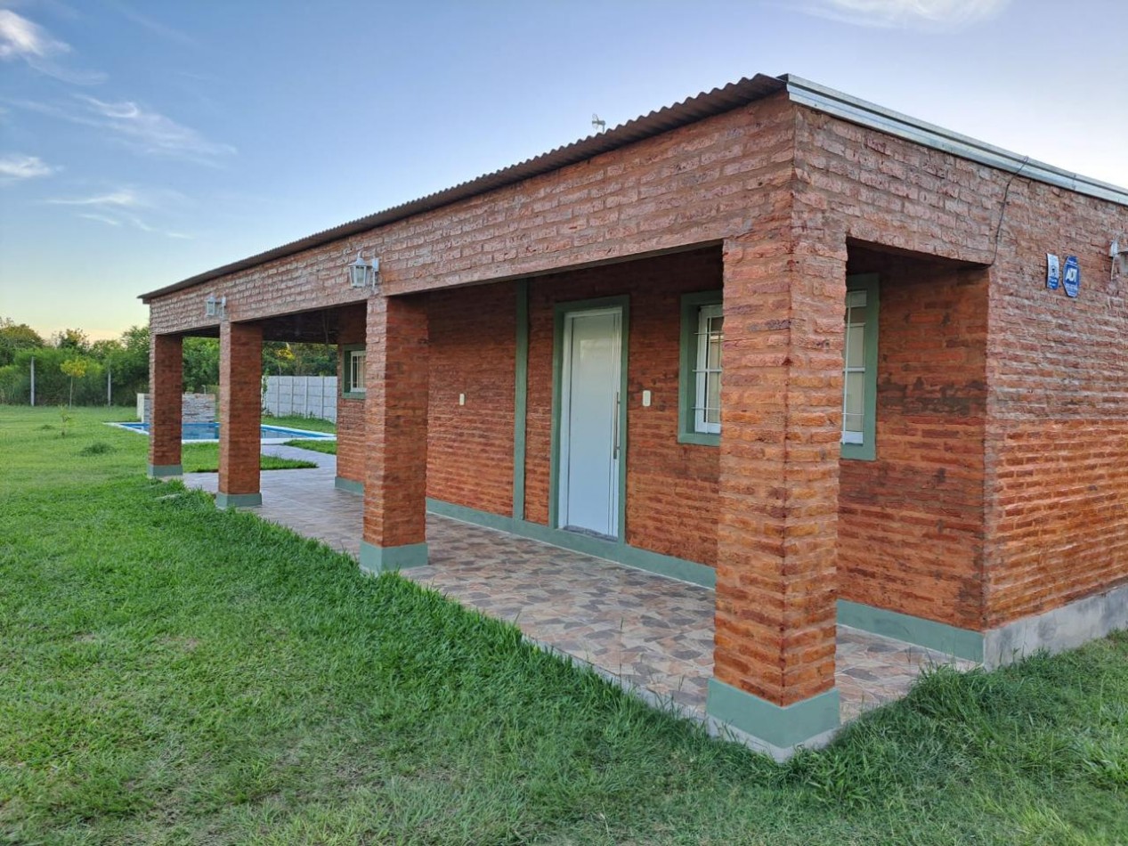 CASA DE 2 DORMITORIOS CON PILETA Y SOLARIUM EN DESVIO ARIJON