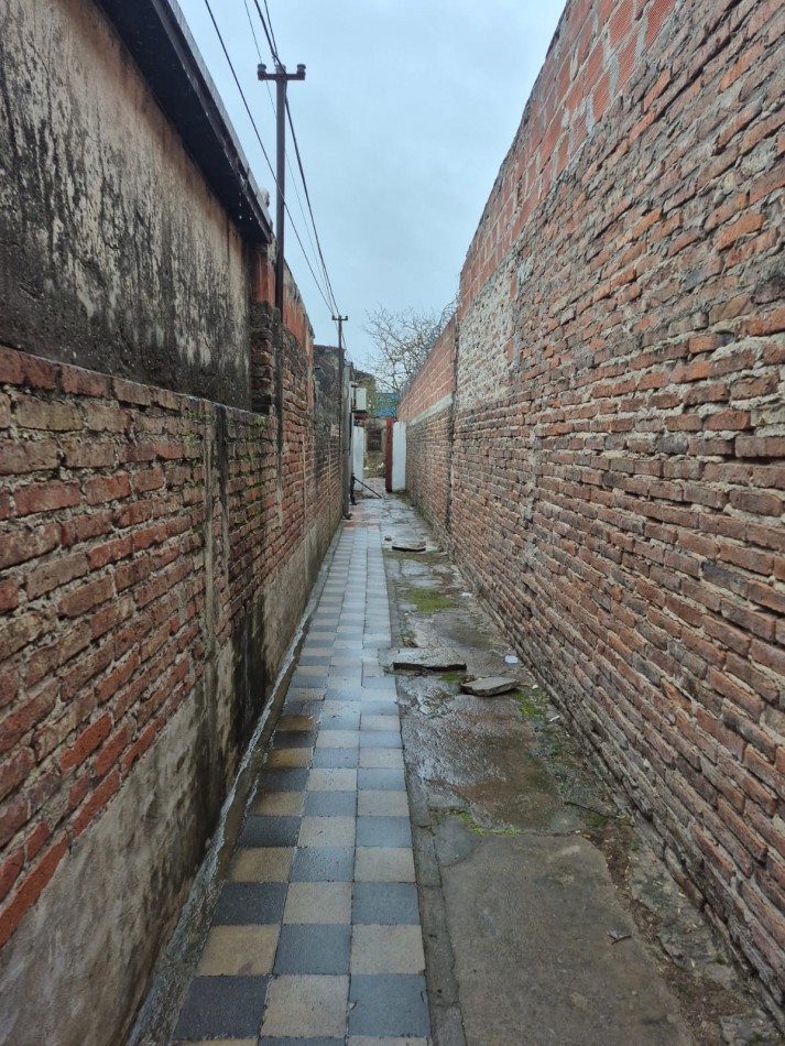 CASA DE 3 DORMITORIOS CERCA DE AVENIDA