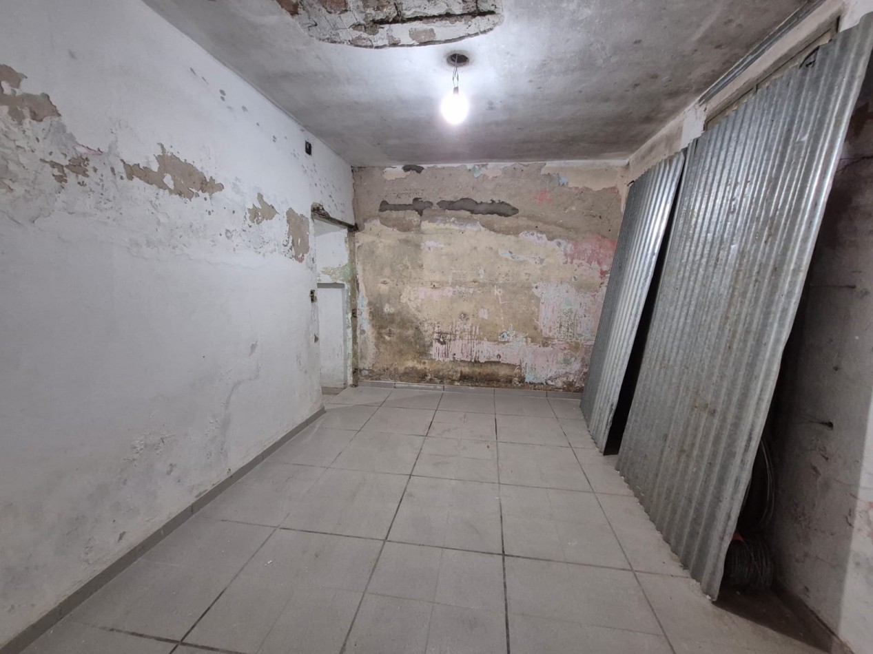 CASA DE 3 DORMITORIOS CERCA DE AVENIDA