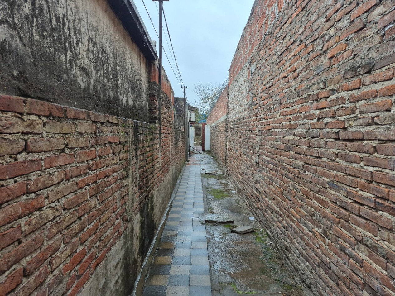 CASA DE 3 DORMITORIOS CERCA DE AVENIDA