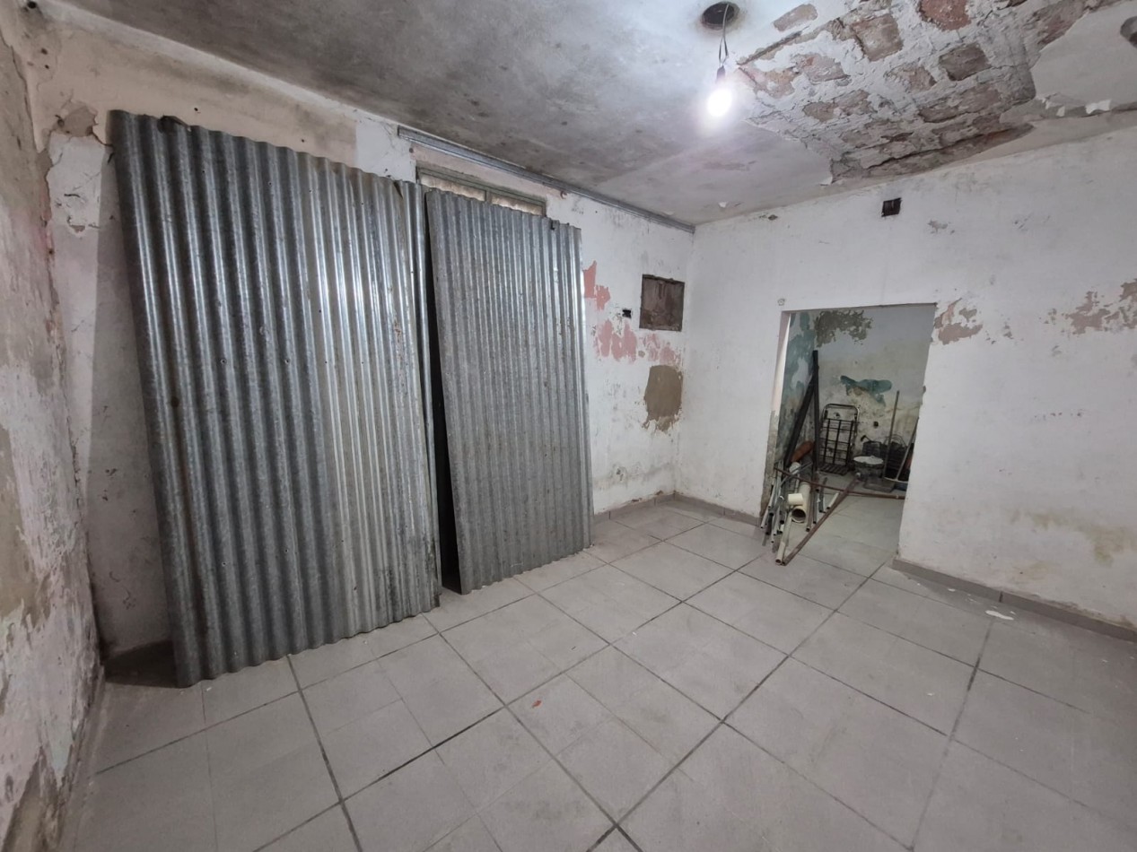 CASA DE 3 DORMITORIOS CERCA DE AVENIDA