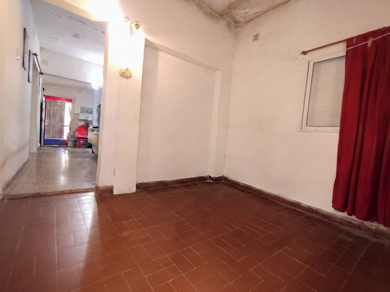 Casa Frente a los cuarteles , 2 dormitorios y patio