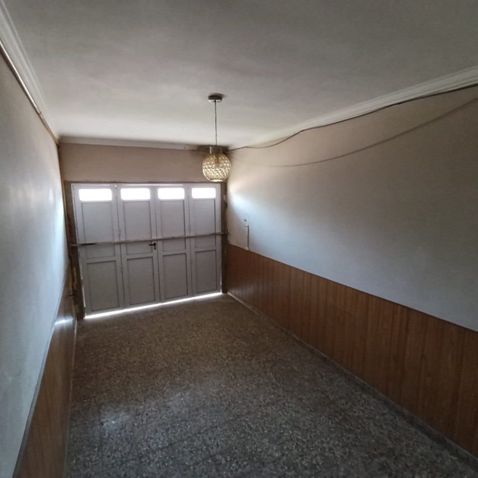 CASA DE 2 DORMITORIOS A METROS DE AV. BLAS PARERA, SANTA FE