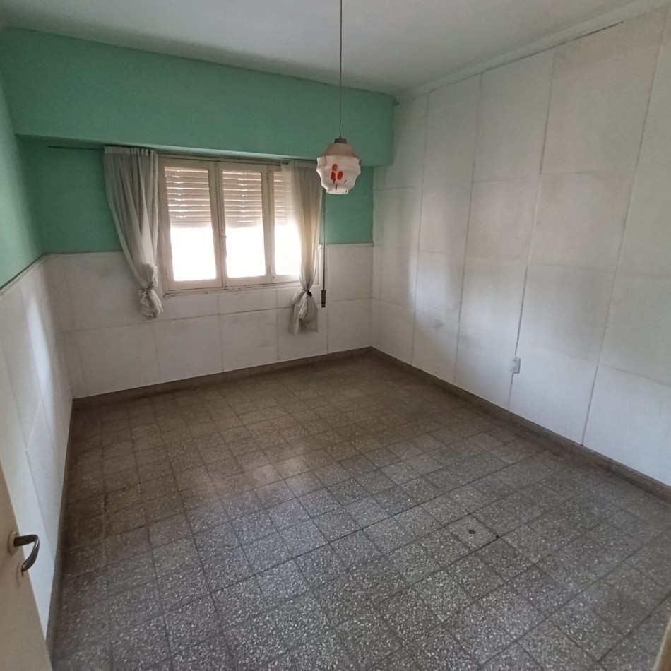 CASA DE 2 DORMITORIOS A METROS DE AV. BLAS PARERA, SANTA FE
