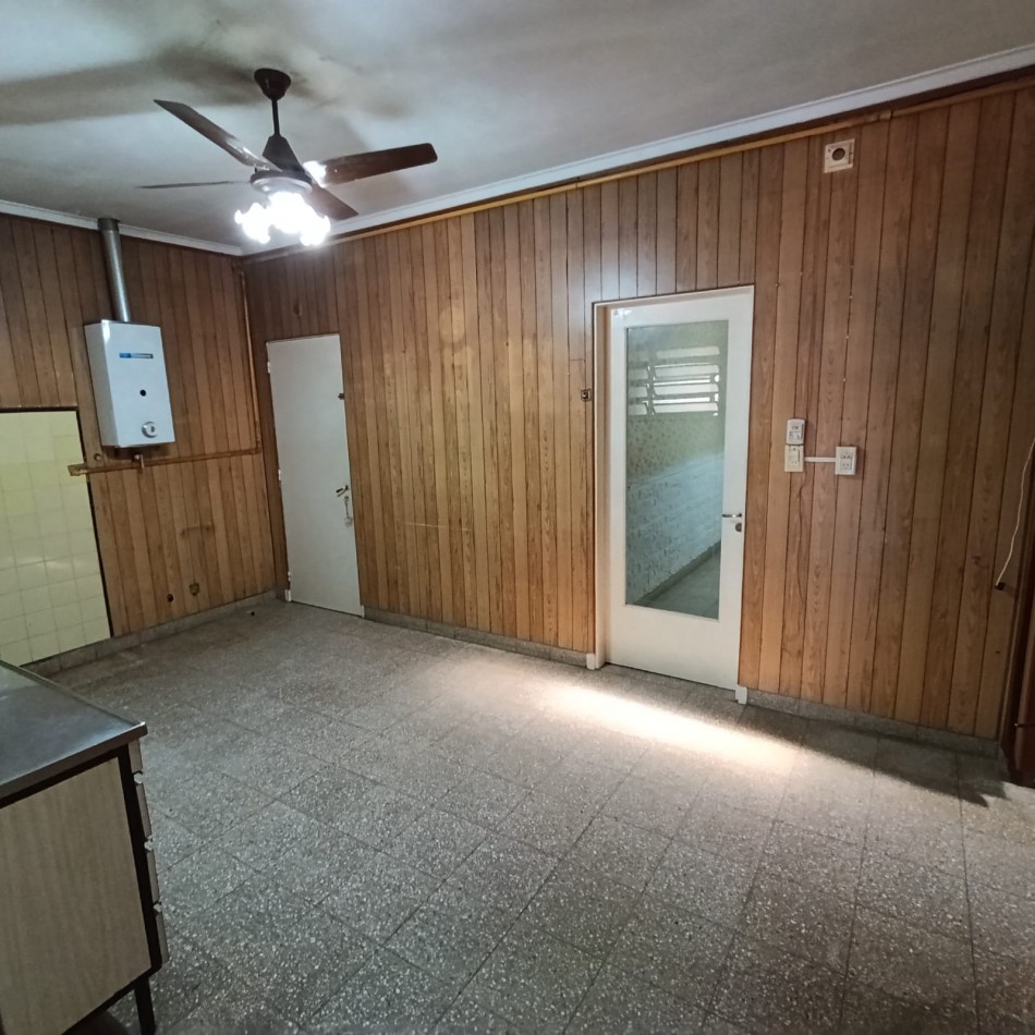 CASA DE 2 DORMITORIOS A METROS DE AV. BLAS PARERA, SANTA FE