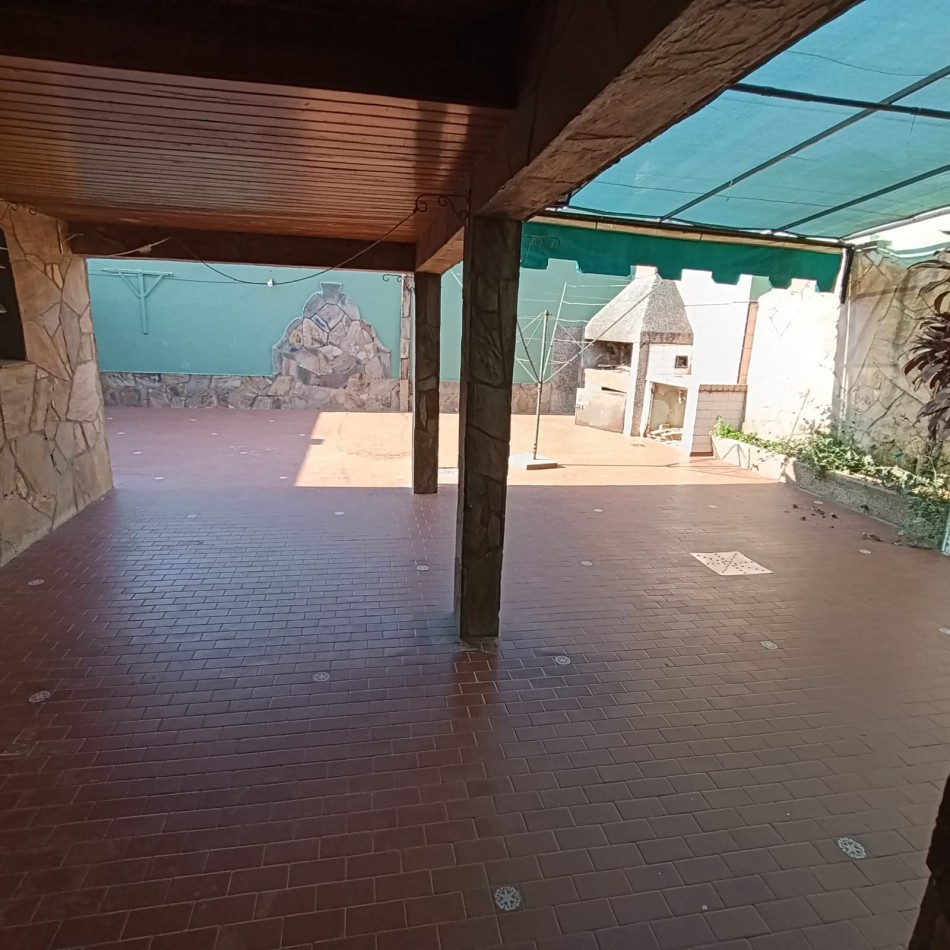 CASA DE 2 DORMITORIOS A METROS DE AV. BLAS PARERA, SANTA FE