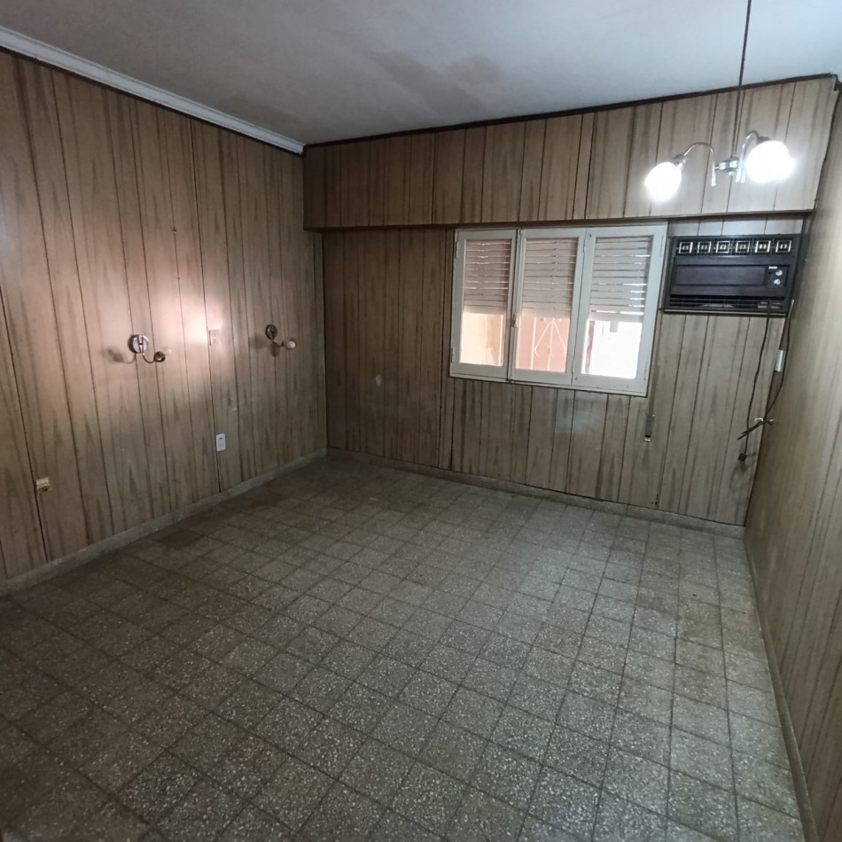 CASA DE 2 DORMITORIOS A METROS DE AV. BLAS PARERA, SANTA FE