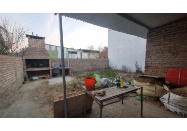 CASA EN BARRIO LOS HORNOS - SANTA FE 