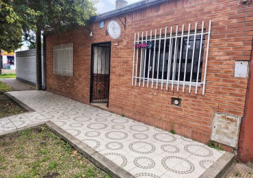 Casa de 2 dormitorios y patio en Maria Selva 