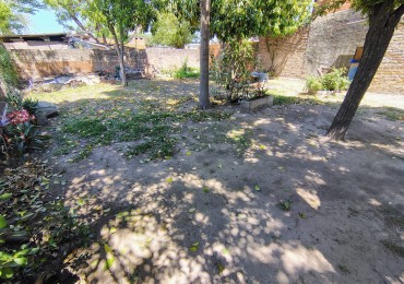 Casa en esquina con amplio terreno y gran patio en Santa Fe - ideal para ampliar