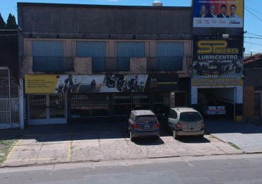 Locales comerciales sobre Av. 7 de Marzo, Santo Tome