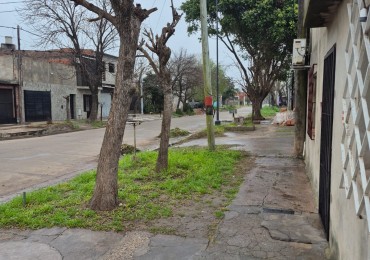 CASA DE 3 DORMITORIOS CERCA DE AVENIDA
